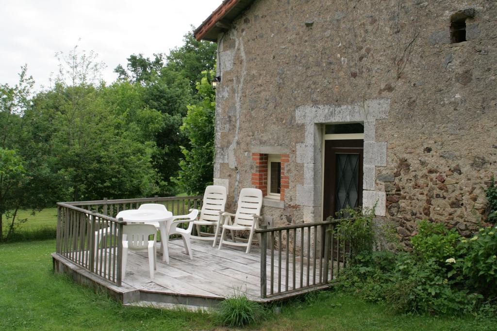 Saint-Germain-de-Confolens Le Petit Mas D'Ile Bed & Breakfast 部屋 写真
