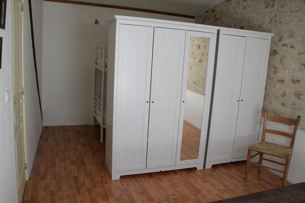 Saint-Germain-de-Confolens Le Petit Mas D'Ile Bed & Breakfast 部屋 写真
