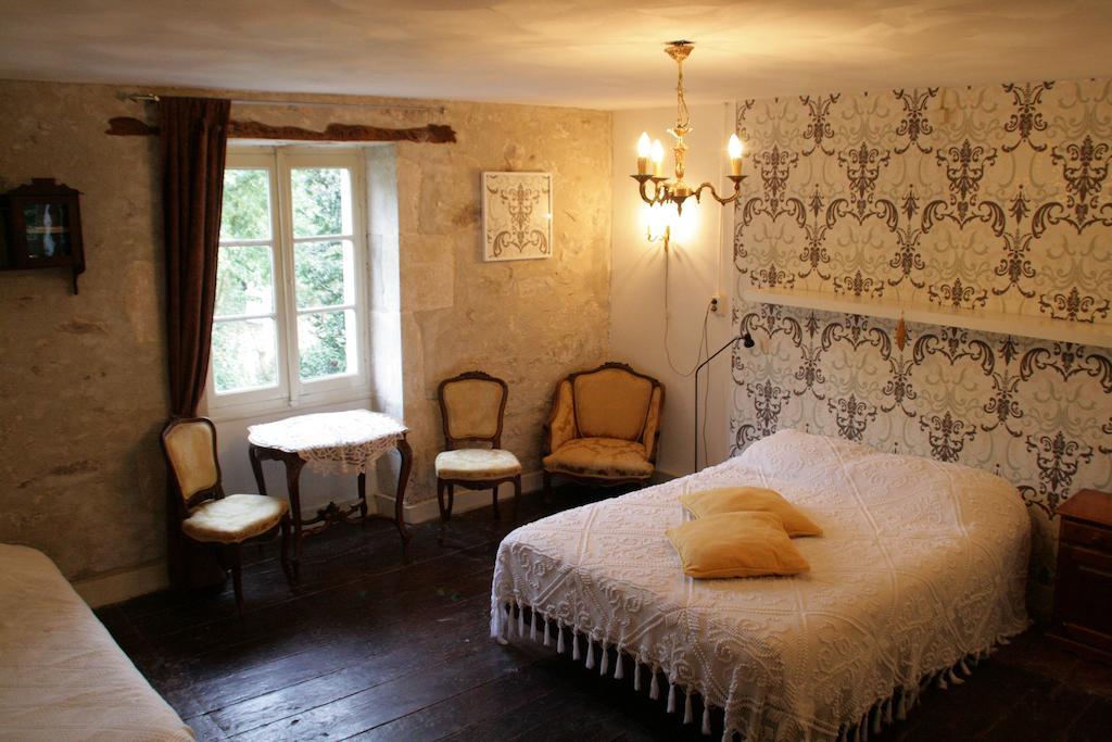 Saint-Germain-de-Confolens Le Petit Mas D'Ile Bed & Breakfast 部屋 写真