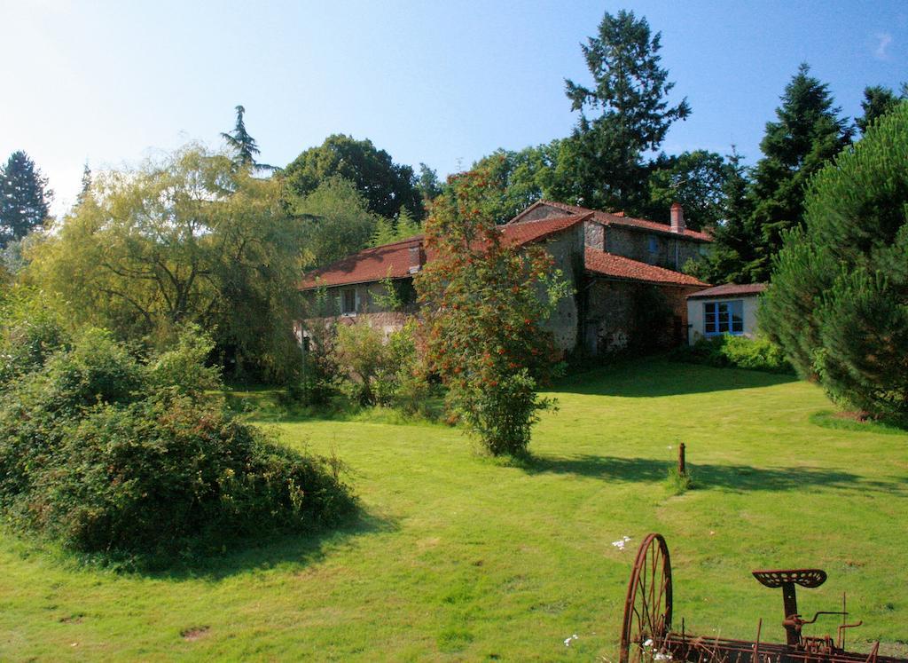 Saint-Germain-de-Confolens Le Petit Mas D'Ile Bed & Breakfast エクステリア 写真
