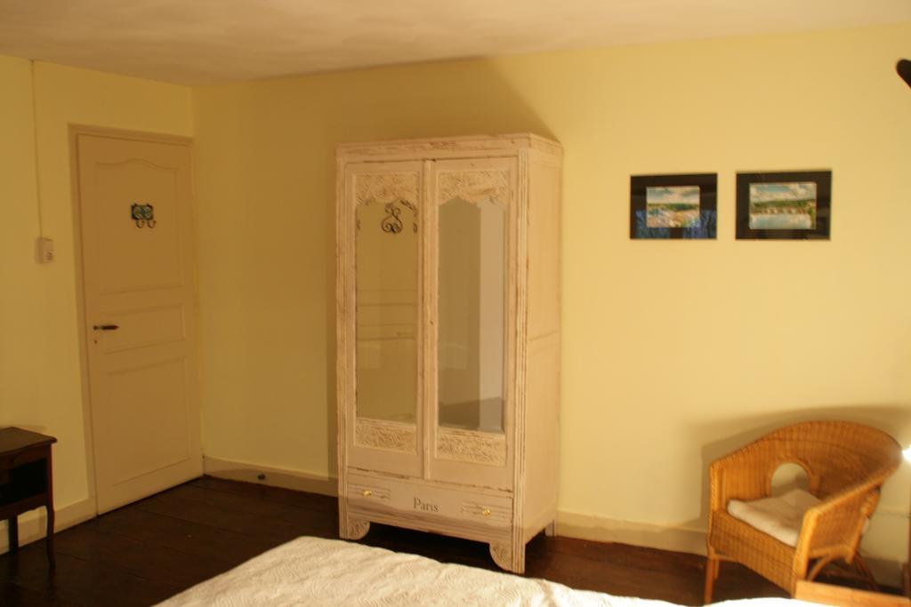 Saint-Germain-de-Confolens Le Petit Mas D'Ile Bed & Breakfast エクステリア 写真